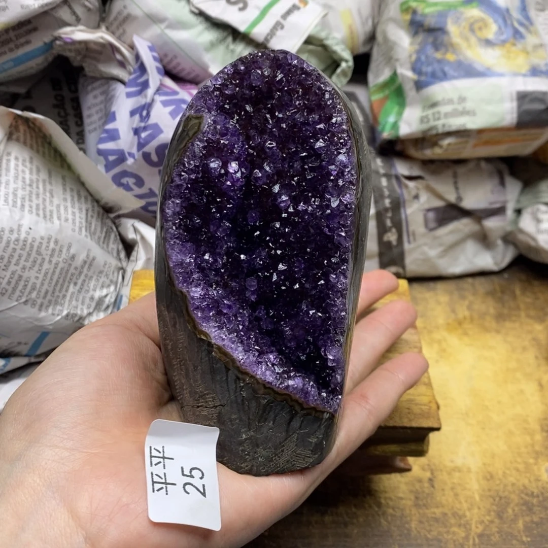 紫晶乌拉圭未镶嵌
