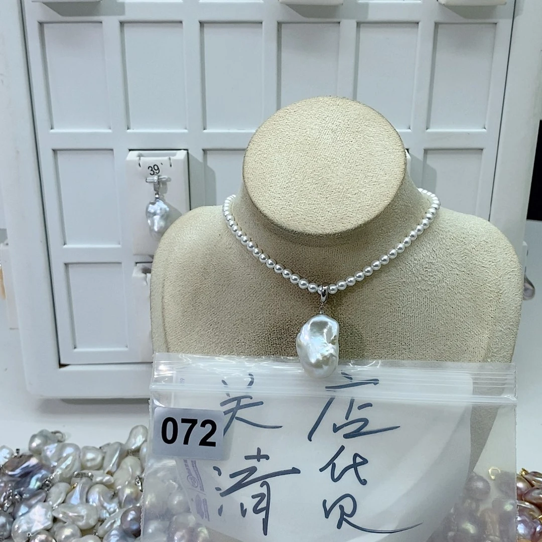 淡水珍珠颈饰合金