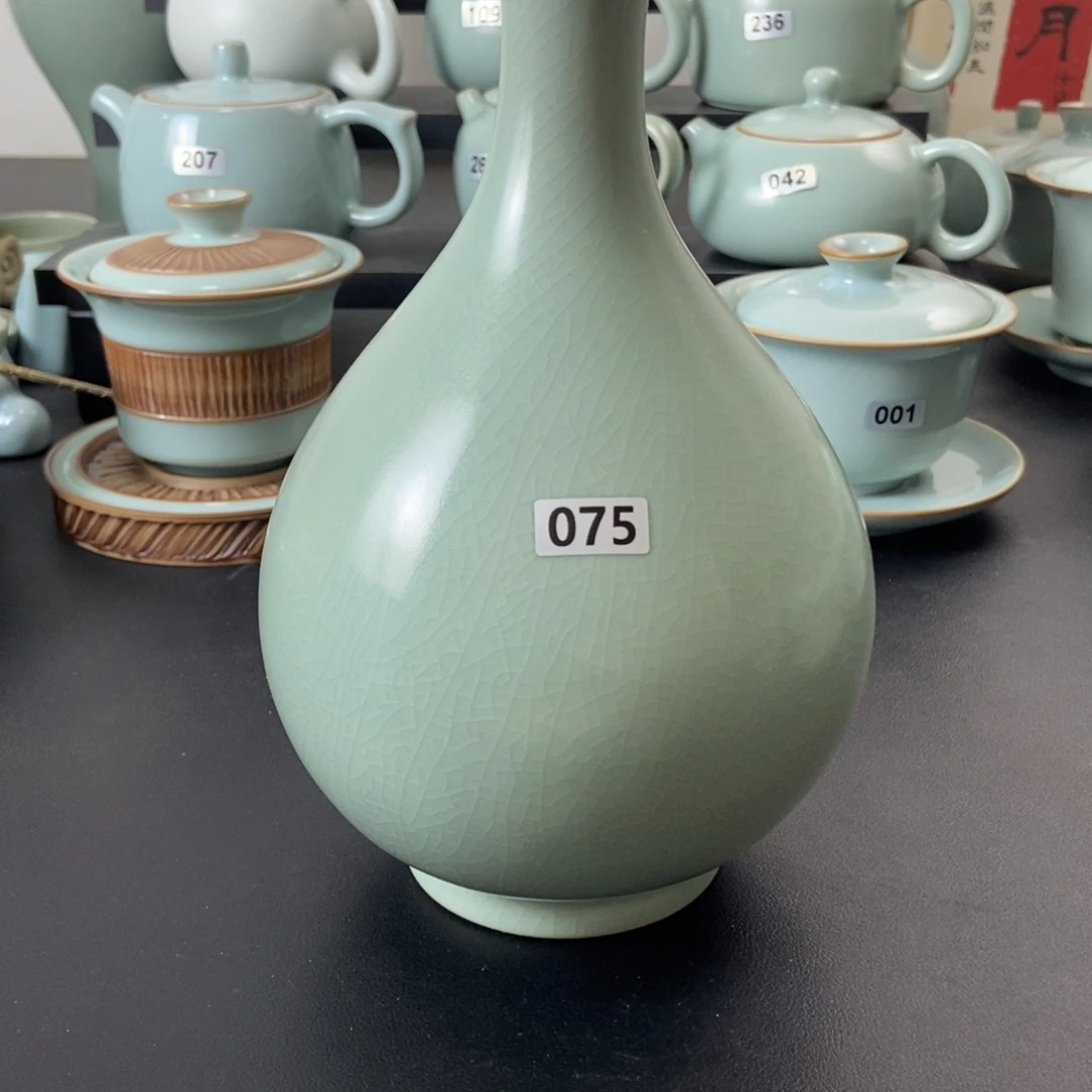 微瑕仿古釉玉壶春瓶