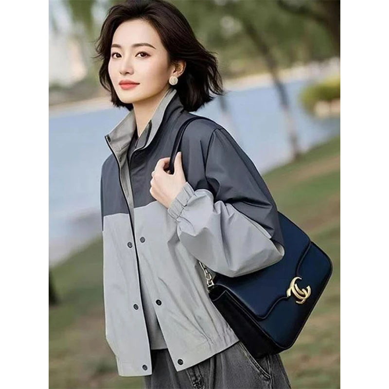 香朵儿洋气百搭通勤短外套女士2025春秋新款小个子运动风冲锋衣女