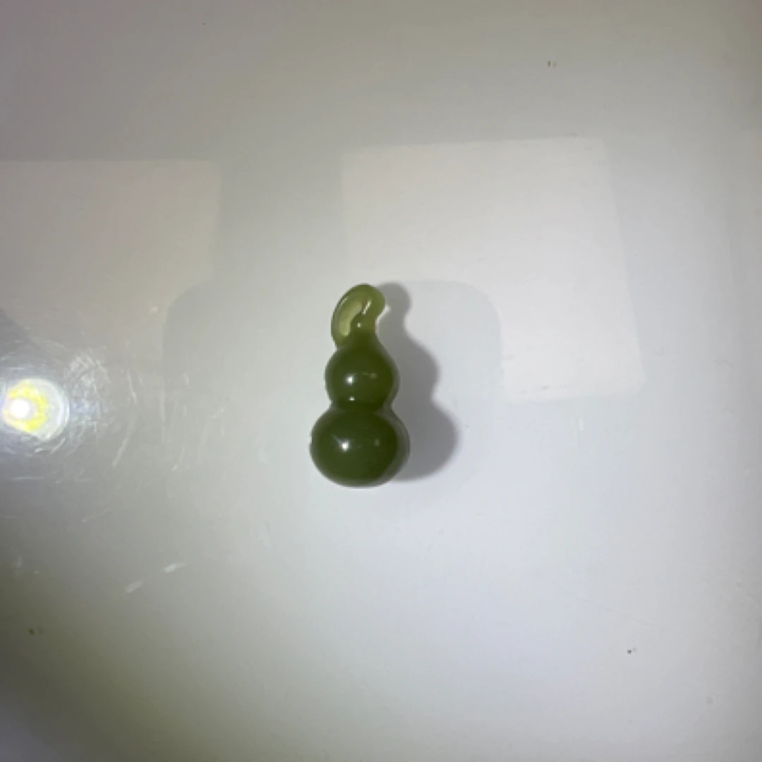 和田玉卡22-10mm葫芦吊坠编号106