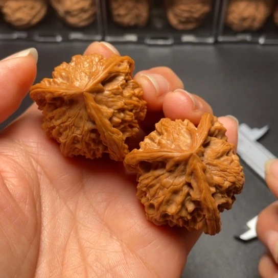 【闪购商品】把件文玩核桃盘山………