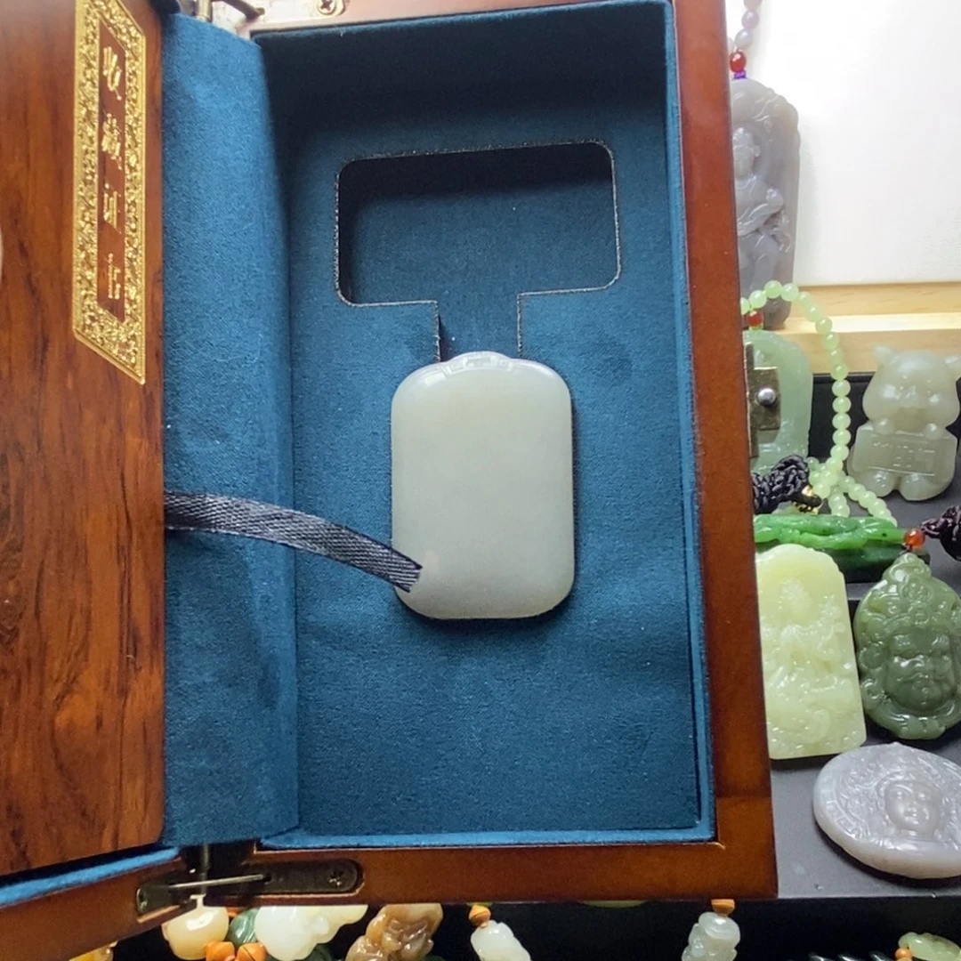 雨***️和田玉未镶嵌颈饰