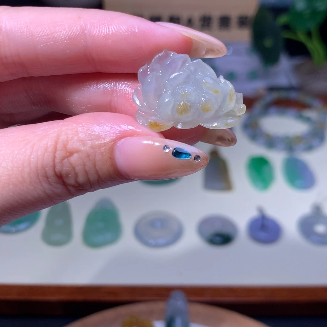 未镶嵌定制翡翠莲花