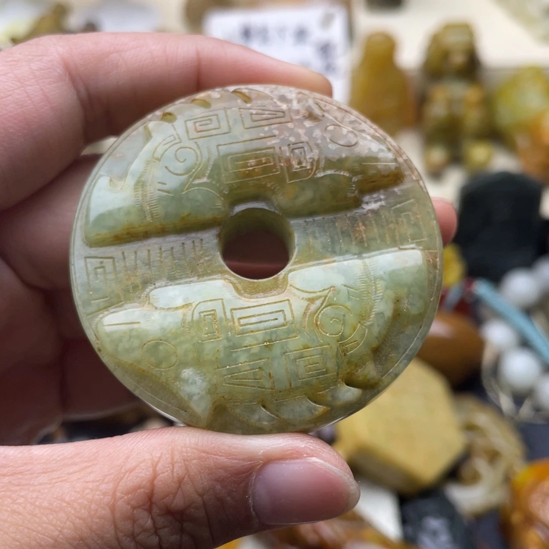 未镶嵌蛇纹石玉颈饰