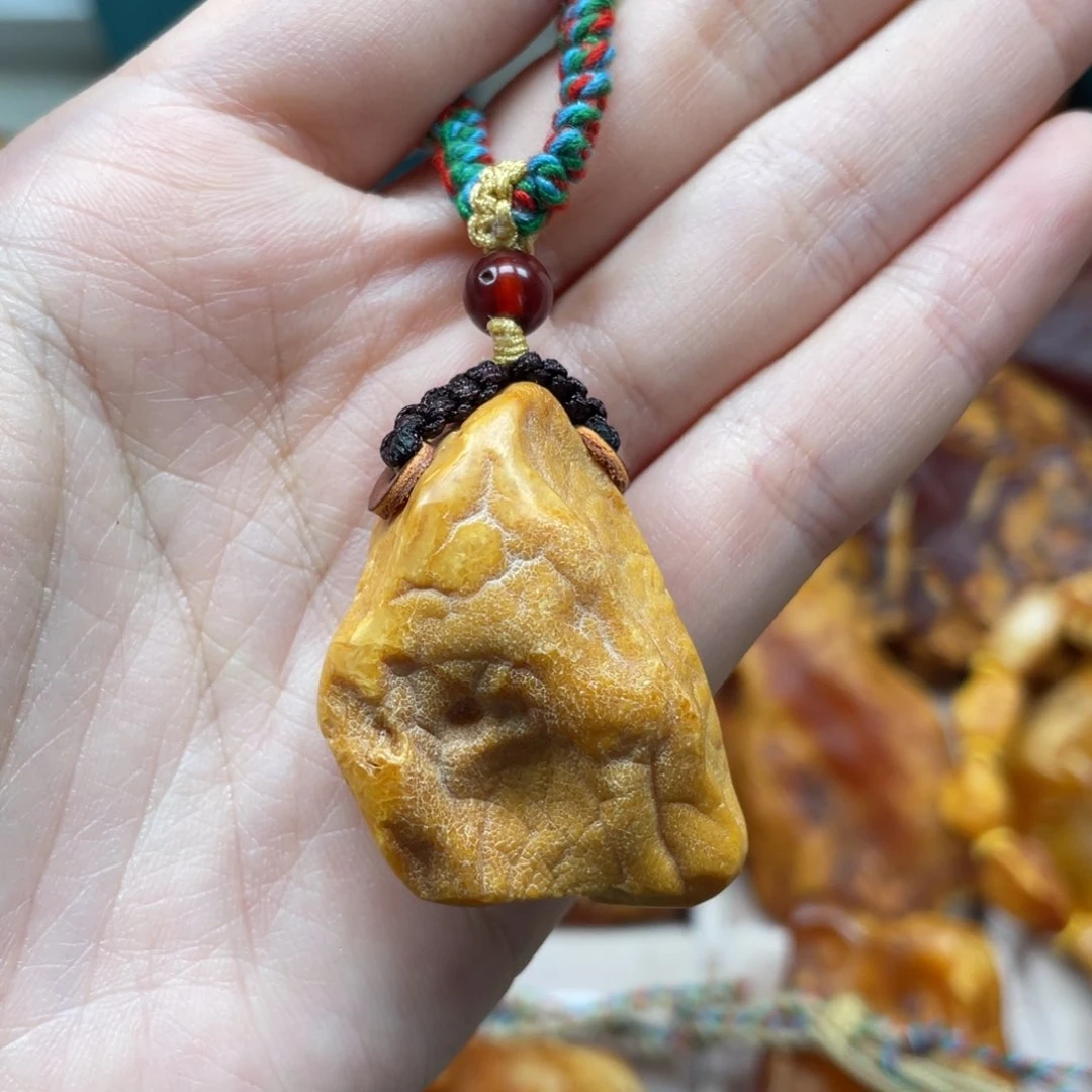 琥珀珠宝奇石未镶嵌