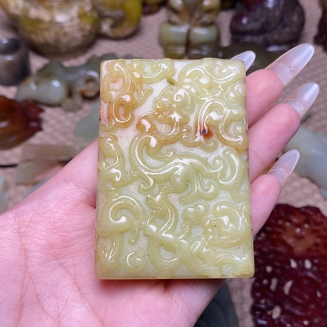 未镶嵌蛇纹石玉颈饰