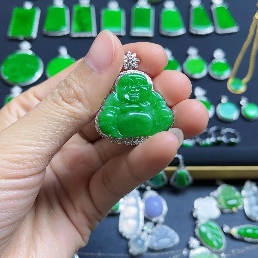 翡翠18K金镶嵌颈饰