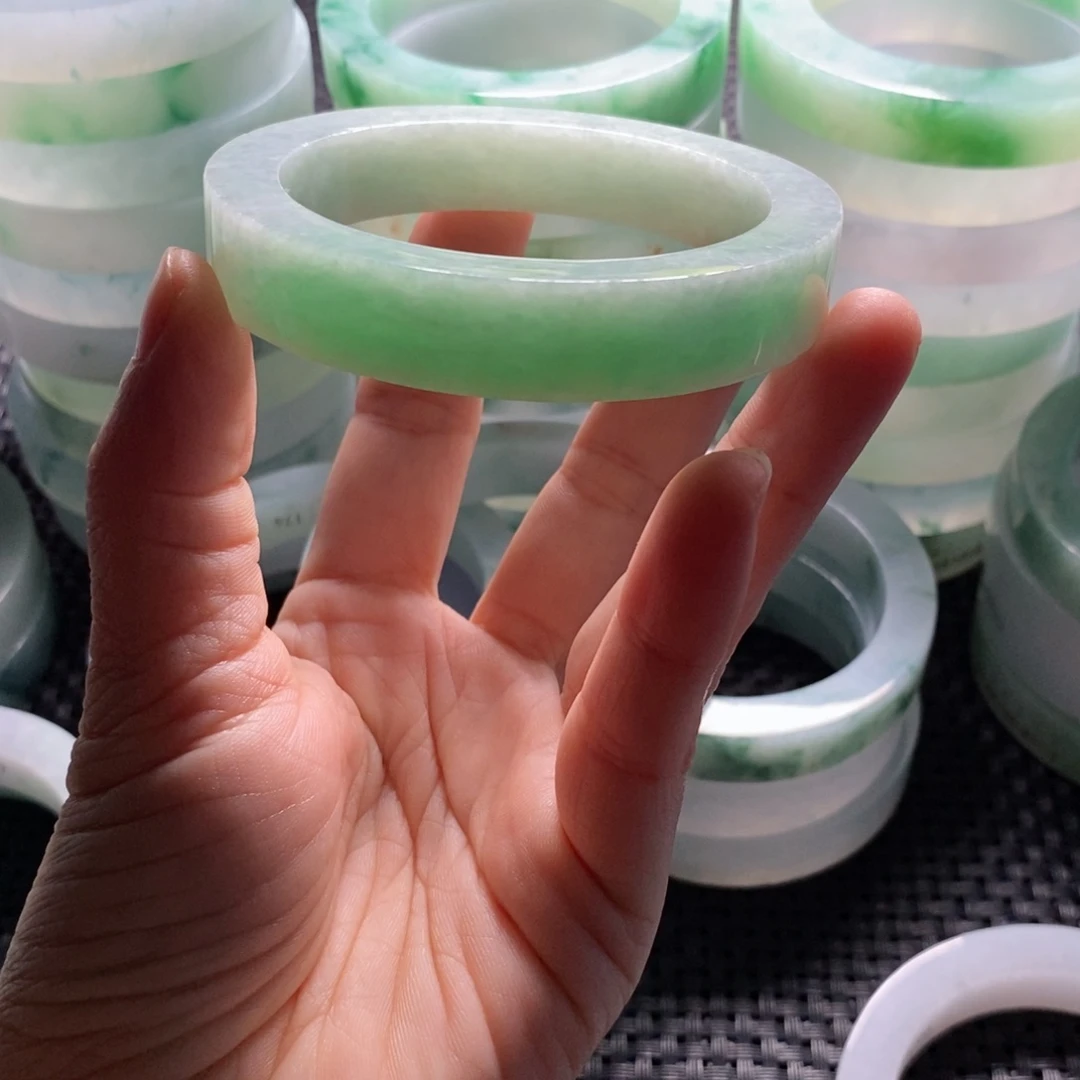 定制翡翠手镯未镶嵌长****人