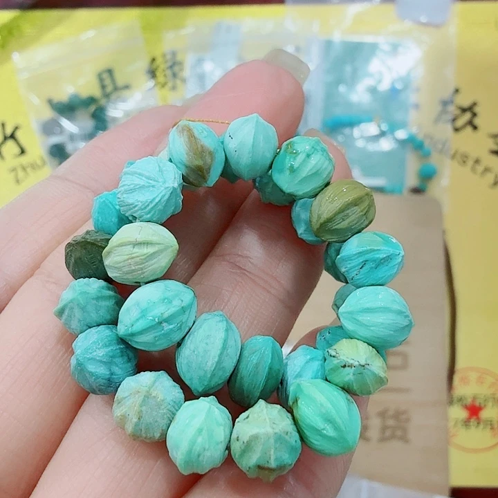 绿松石未镶嵌珠宝奇石
