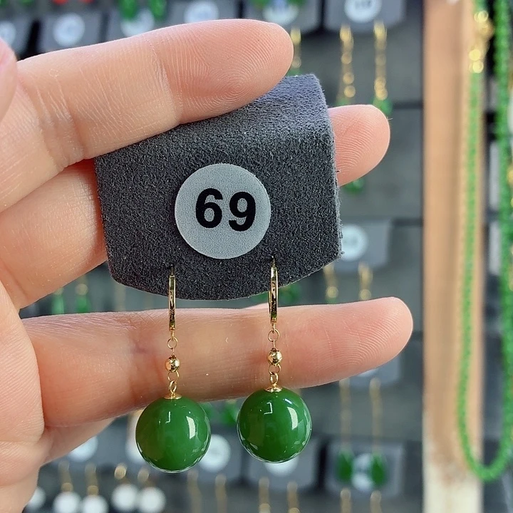 和田玉18K金镶嵌耳饰