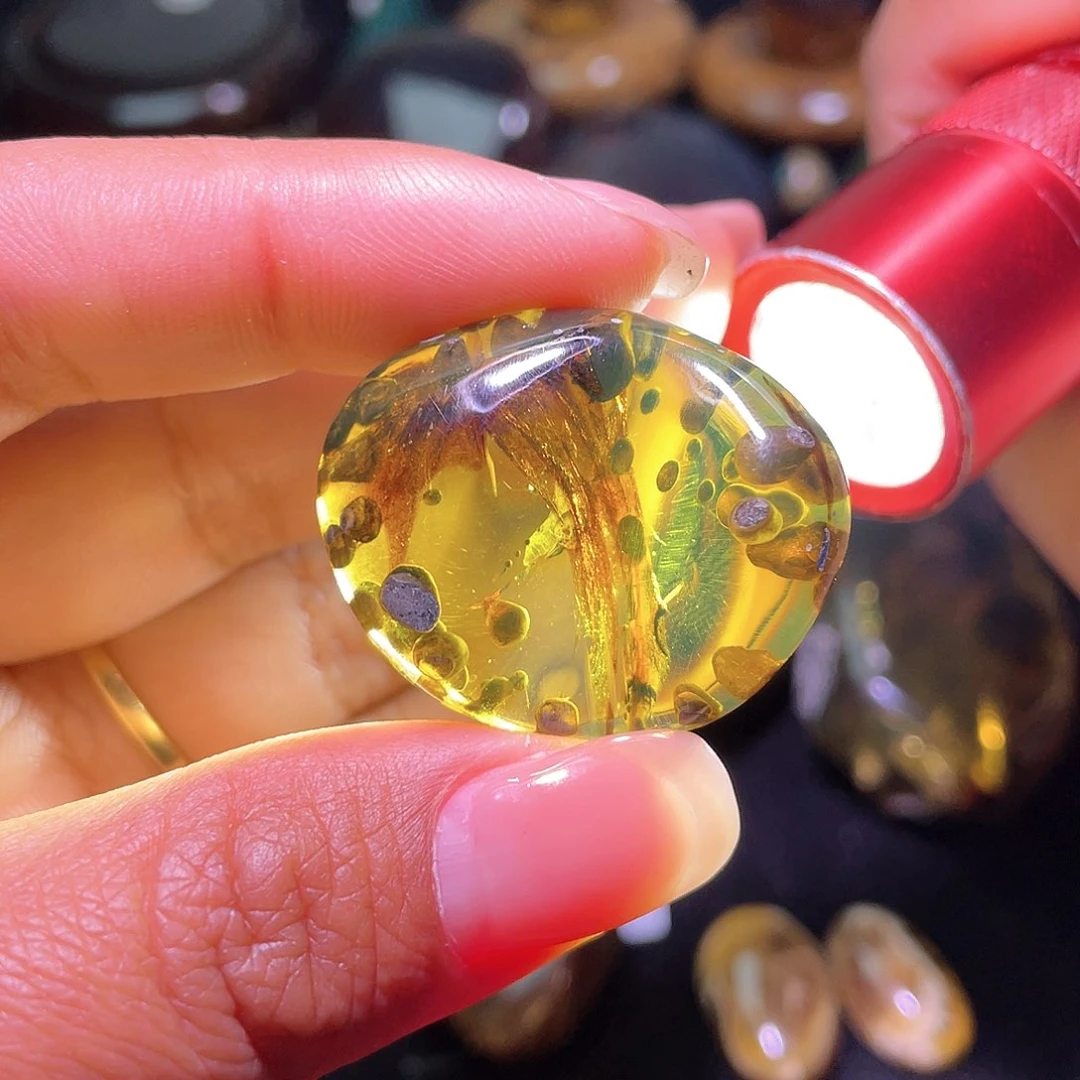 琥珀裸石未镶嵌蜜***P？