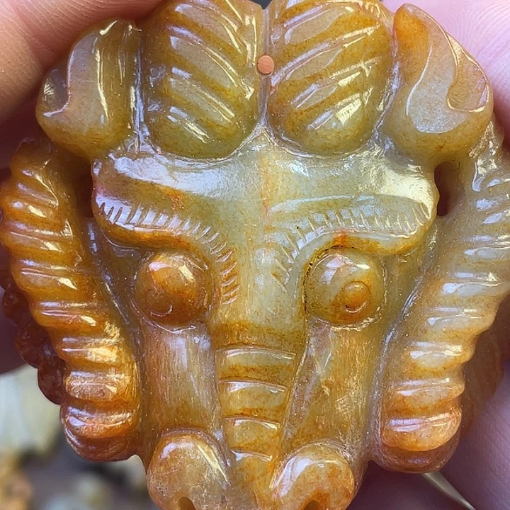未镶嵌和田玉（糖玉）挂件