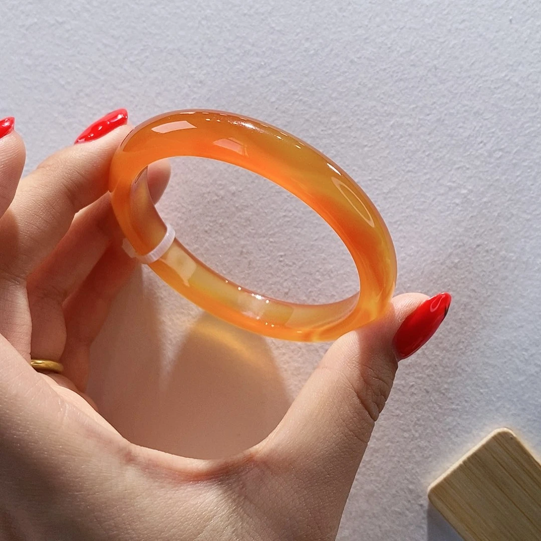 玛瑙/玉髓手镯未镶嵌54