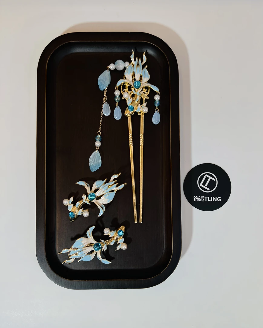 天空锦鲤，原创浅蓝色锆石锦鲤琉璃流苏简约仙气发簪U型钗（211）