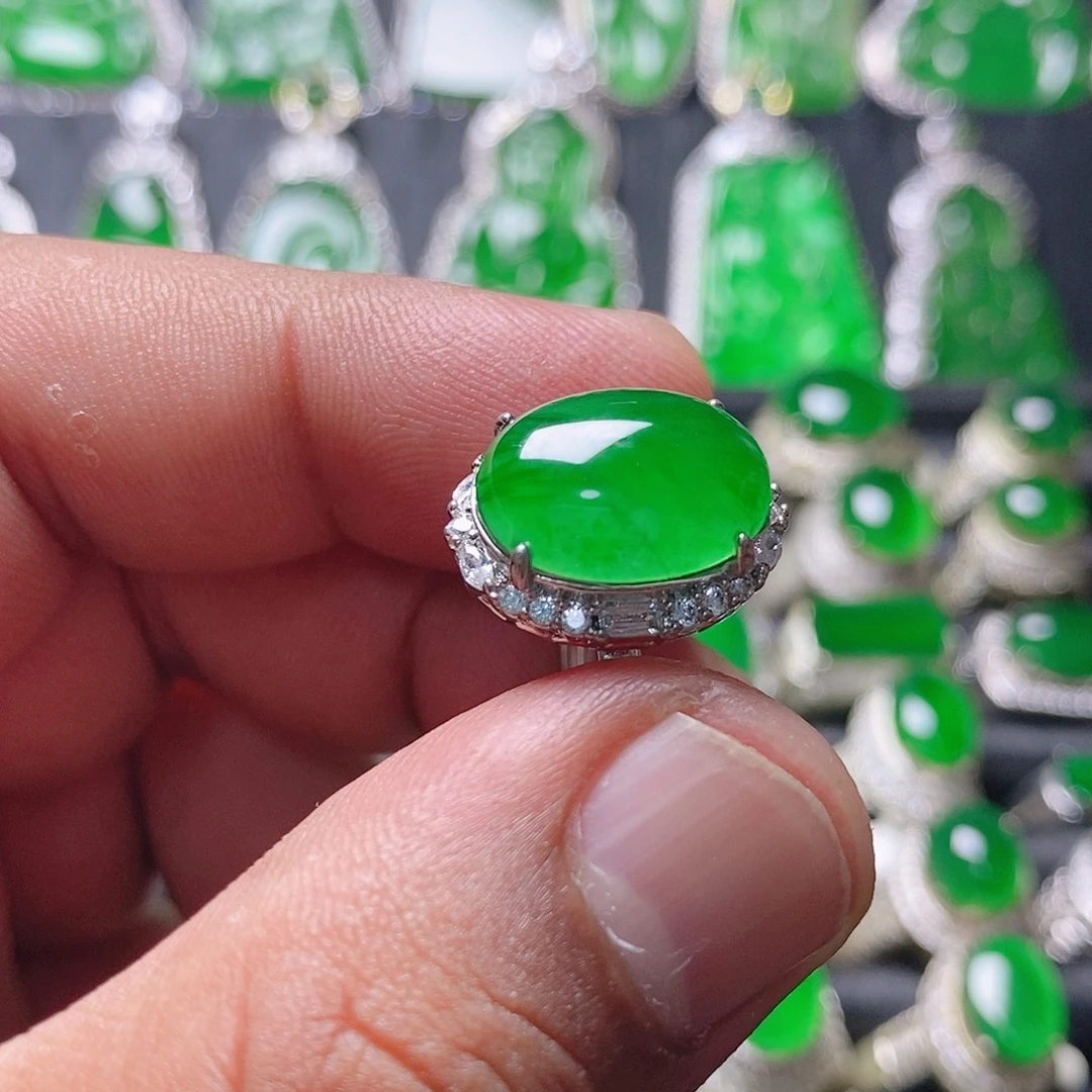 翡翠未镶嵌颈饰