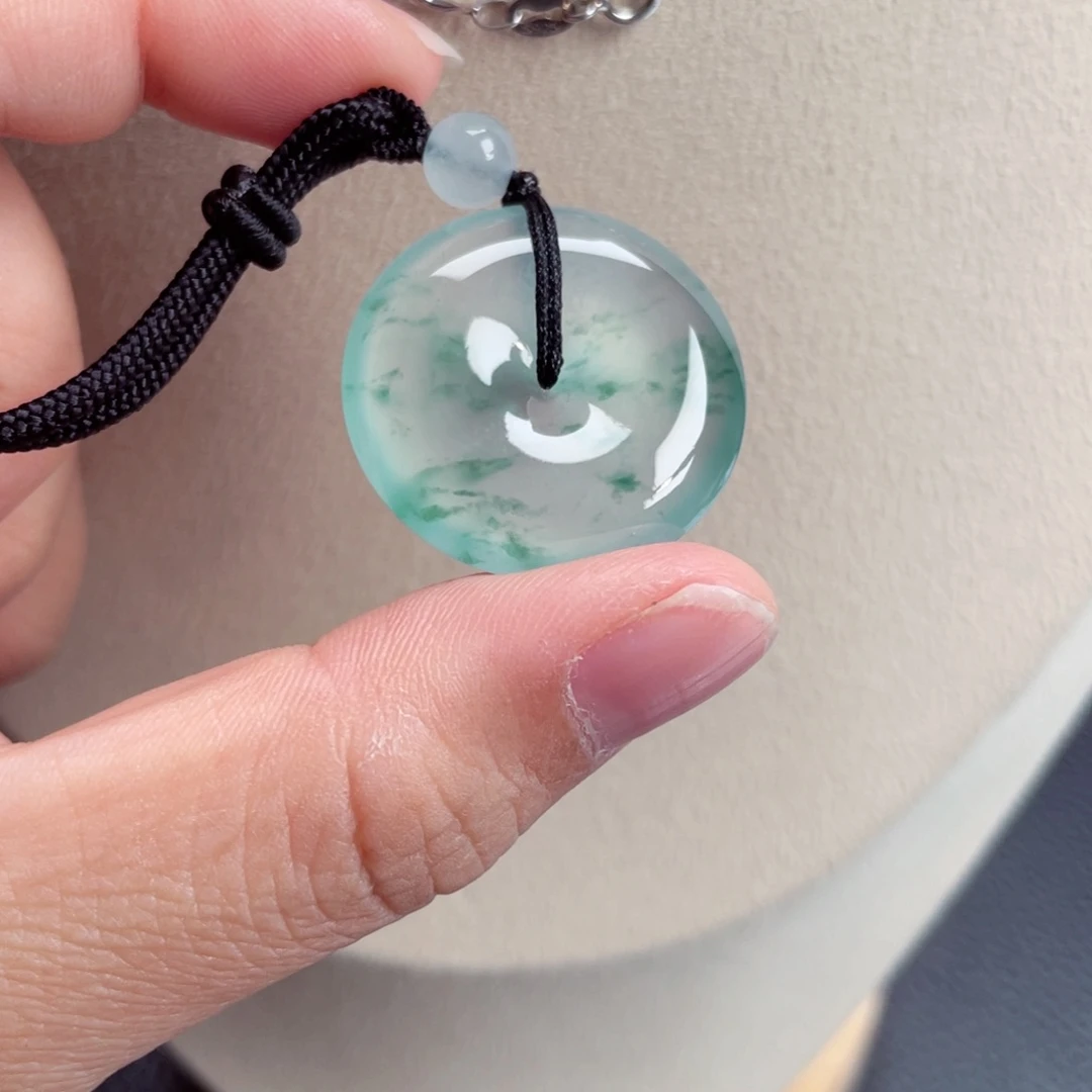 颈饰未镶嵌翡翠平安扣