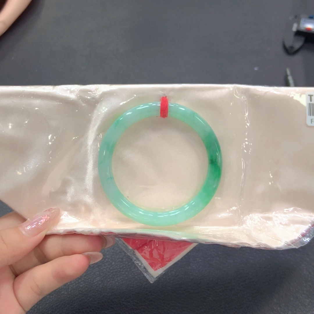 挽***。未镶嵌手镯翡翠53圆