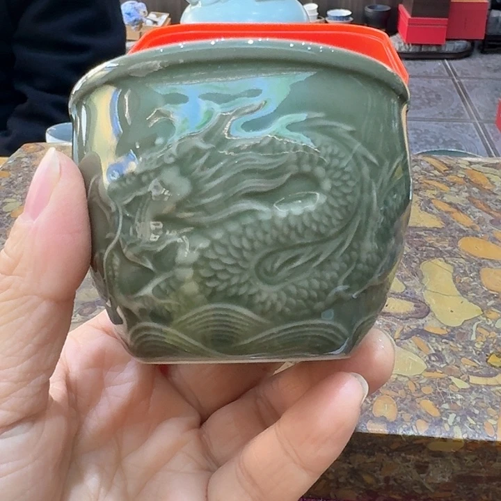 青瓷龙杯一个，爱。。。