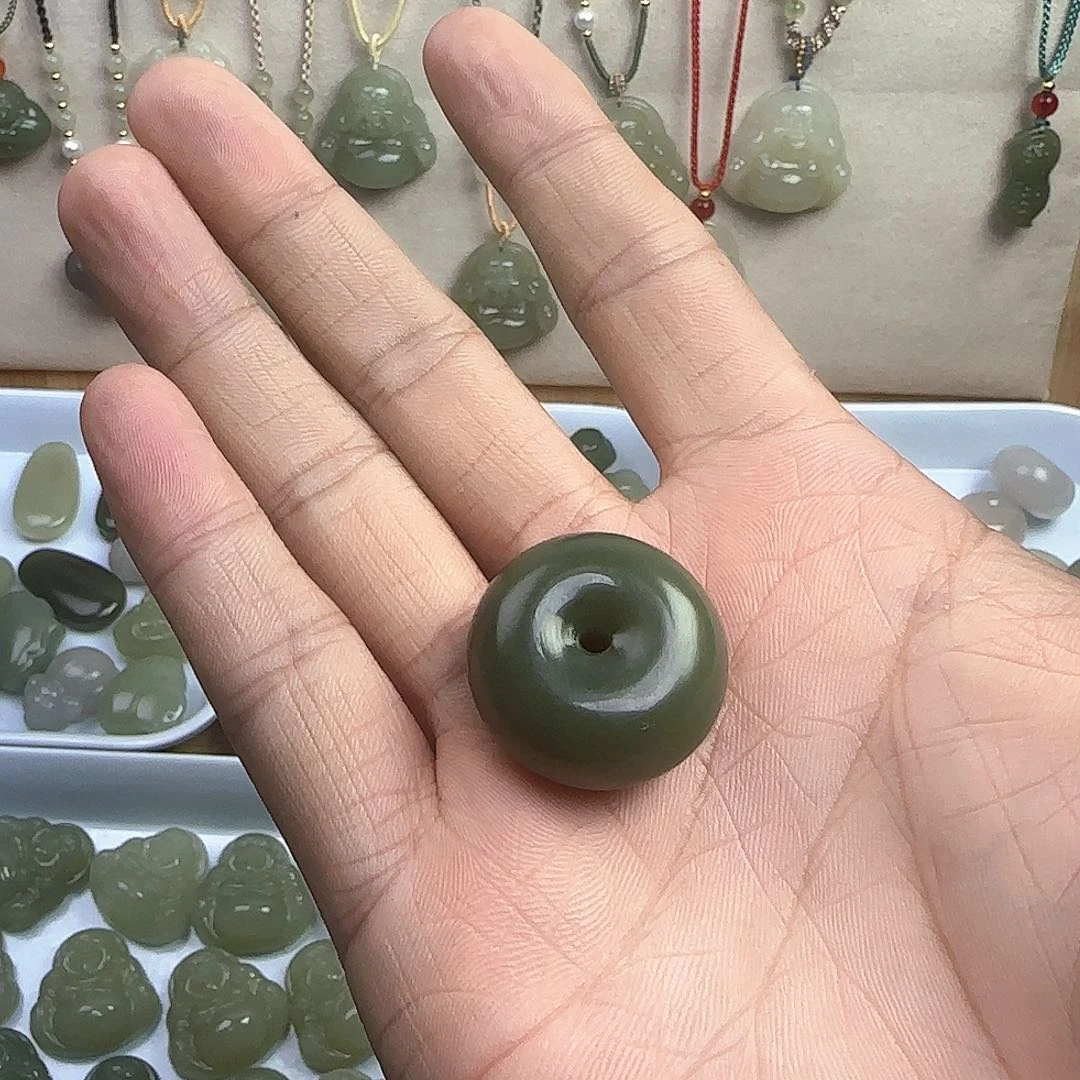 和田玉颈饰未镶嵌