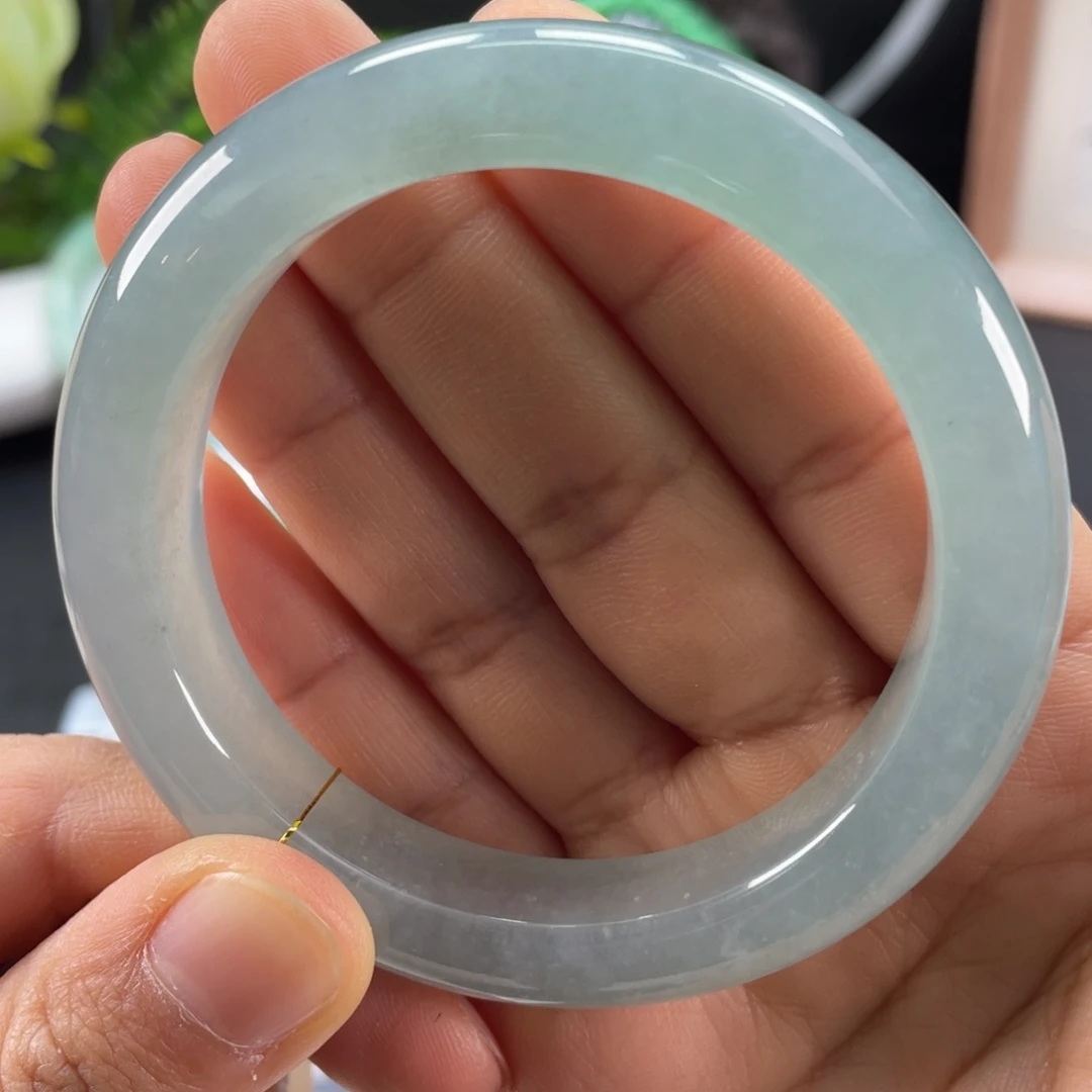 翡翠手镯未镶嵌冰蓝正圈