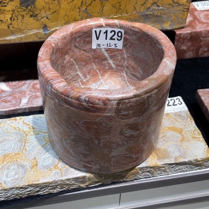 紫砂茶盘见**喜红色笔筒