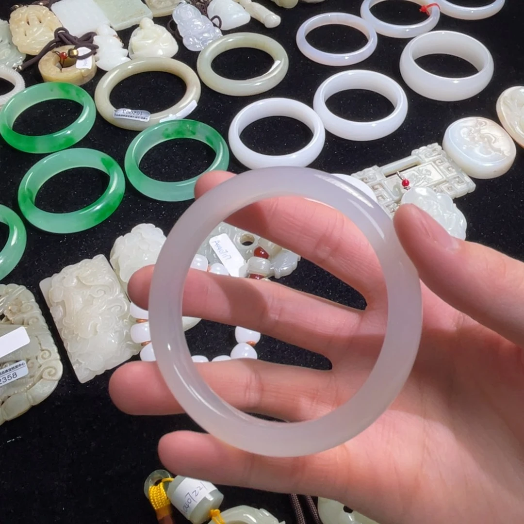 透闪石质玉手镯未镶嵌58.2