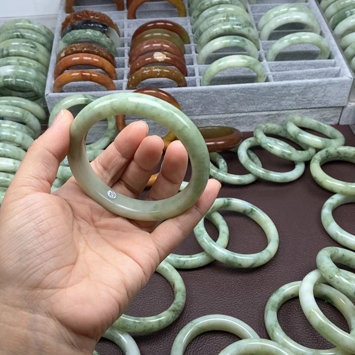 蛇纹石玉手镯未镶嵌5*5