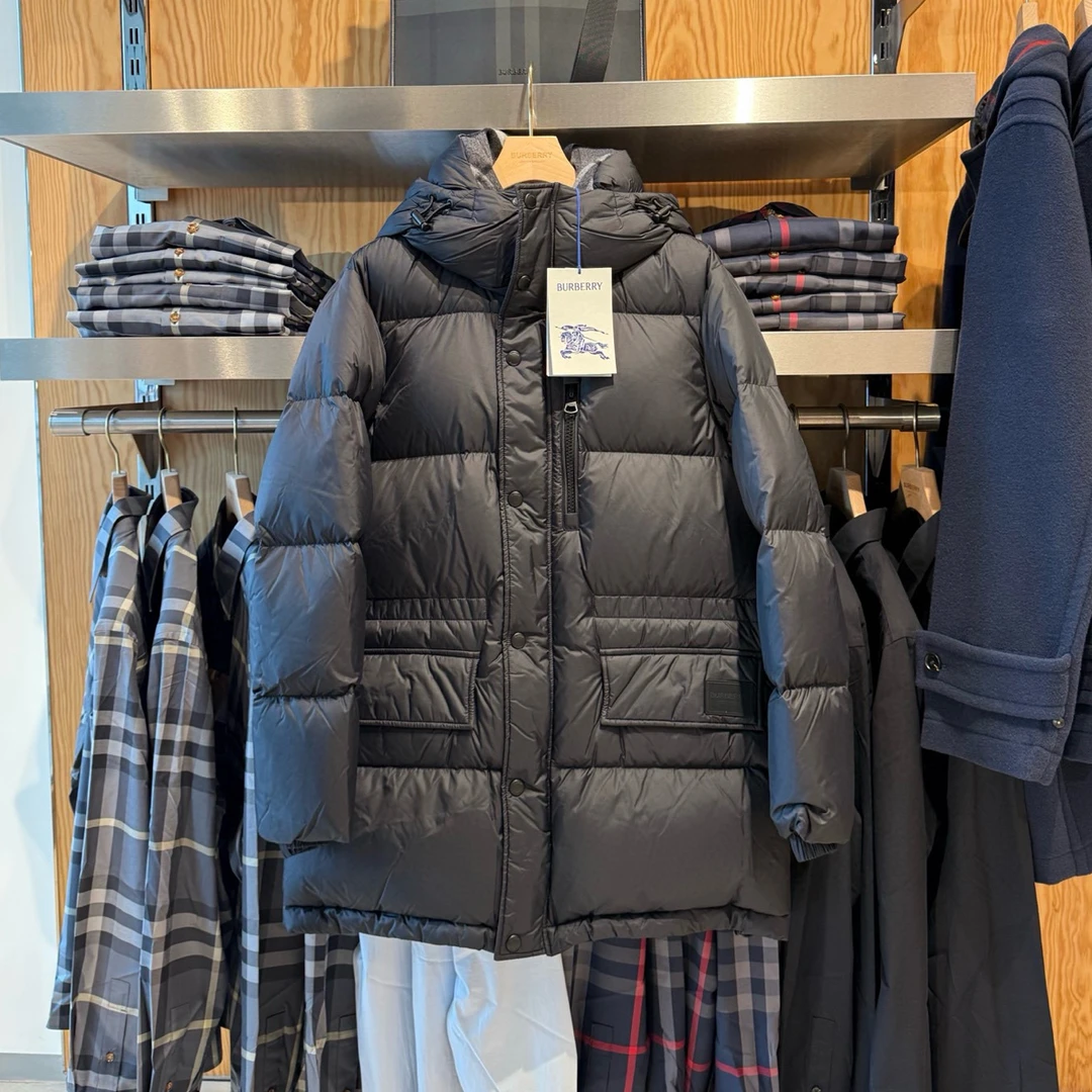 未使用 BURBERRY/博柏利 黑色连帽长款鸭绒羽绒服 8105222
