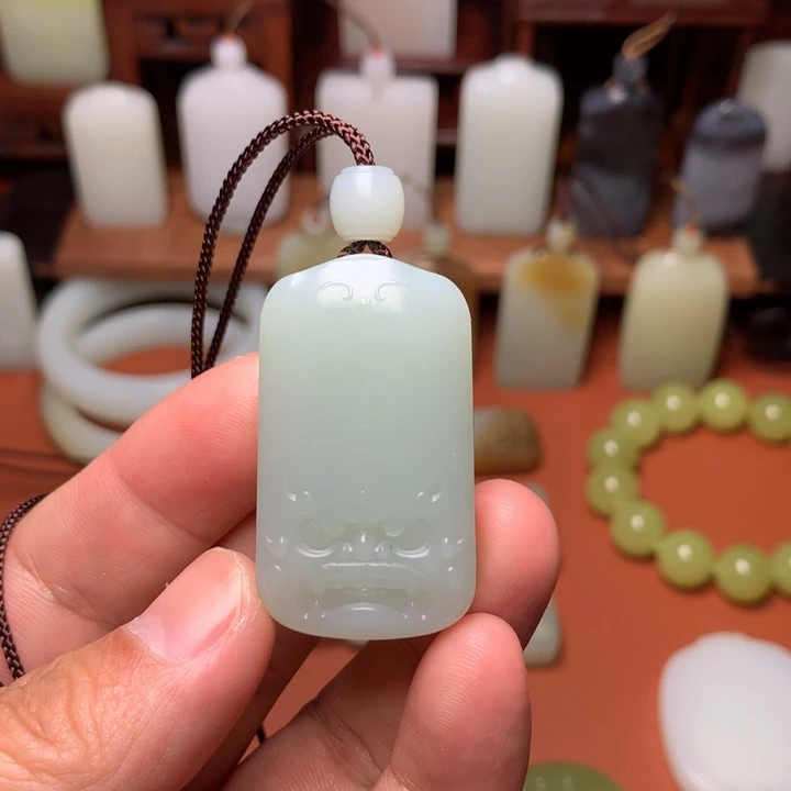 颈饰未镶嵌和田玉于**r