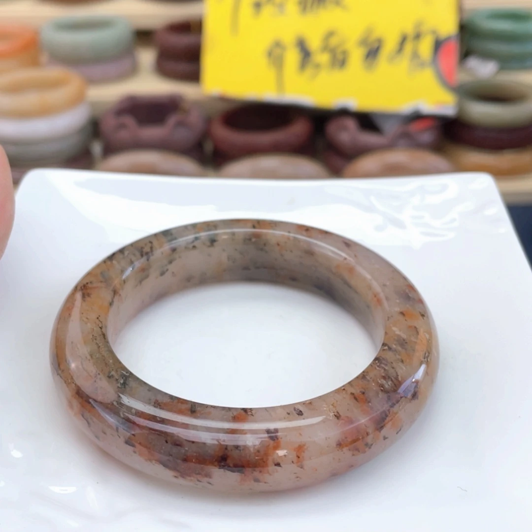 【闪购商品】石英质玉手镯未镶嵌