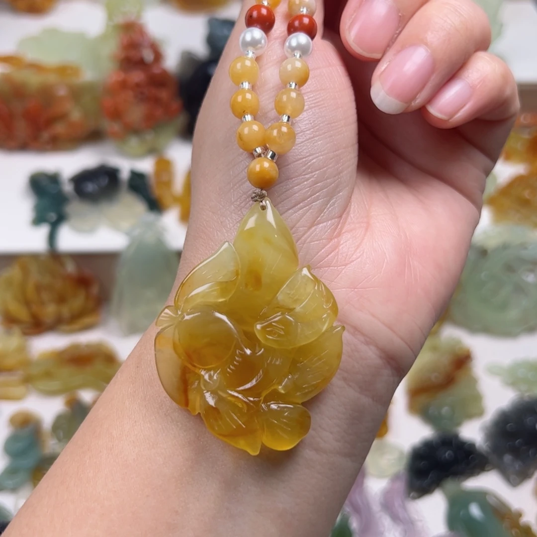 蛇纹石玉未镶嵌颈饰