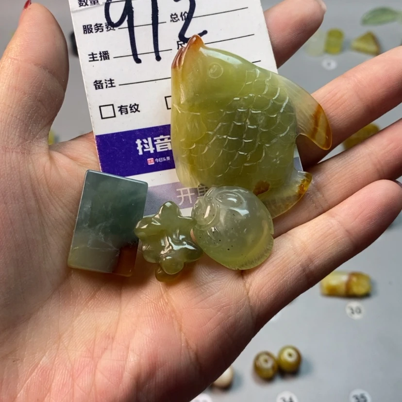 【闪购商品】蛇纹石玉吊坠(不含链)未镶嵌?*