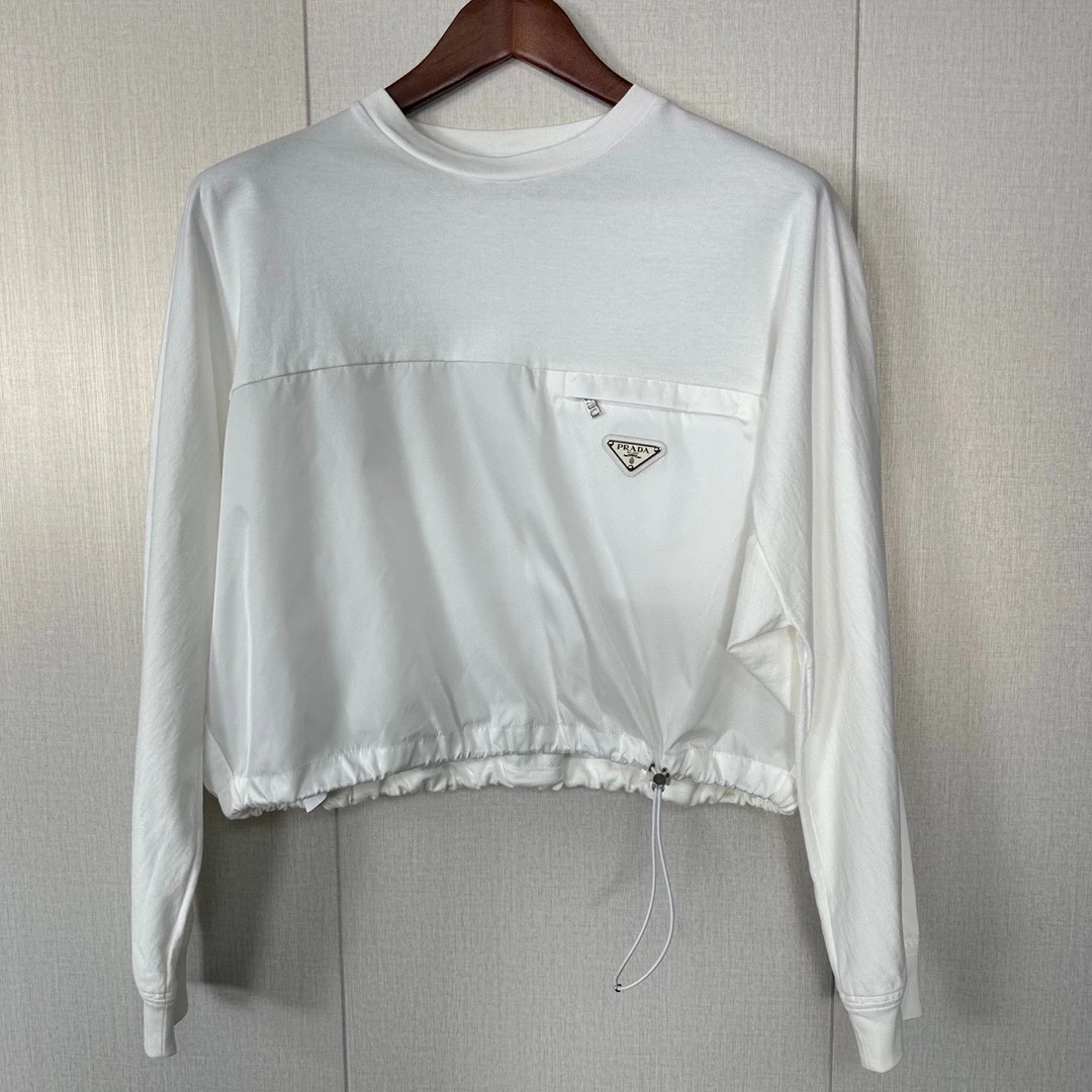 99新 Prada/普拉达 倒三角钢标短款卫衣/M码/仅存放/10330