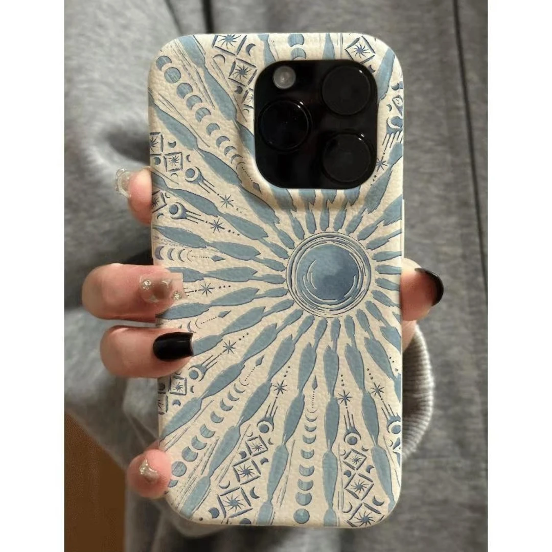 BANCA蓝色太阳图腾适用iPhone16/15pro皮革纹14手机壳12苹果13套