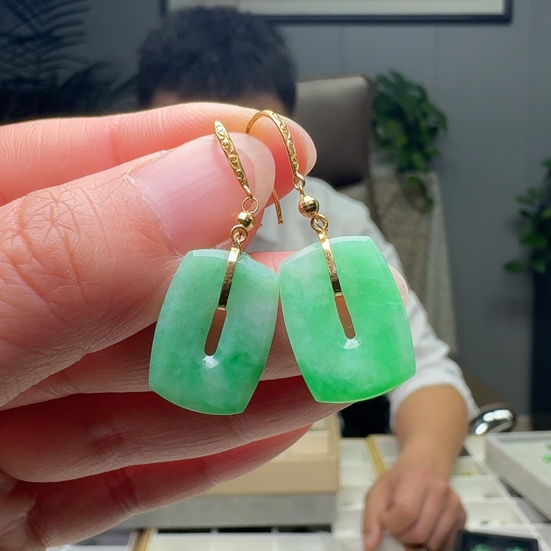 翡翠18K金镶嵌耳饰天然
