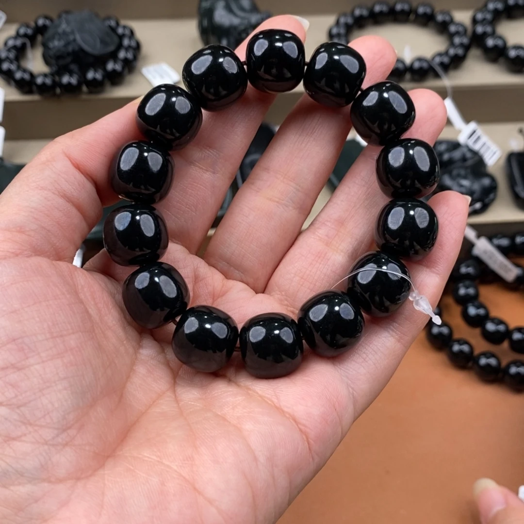 高***军和田玉未镶嵌手串