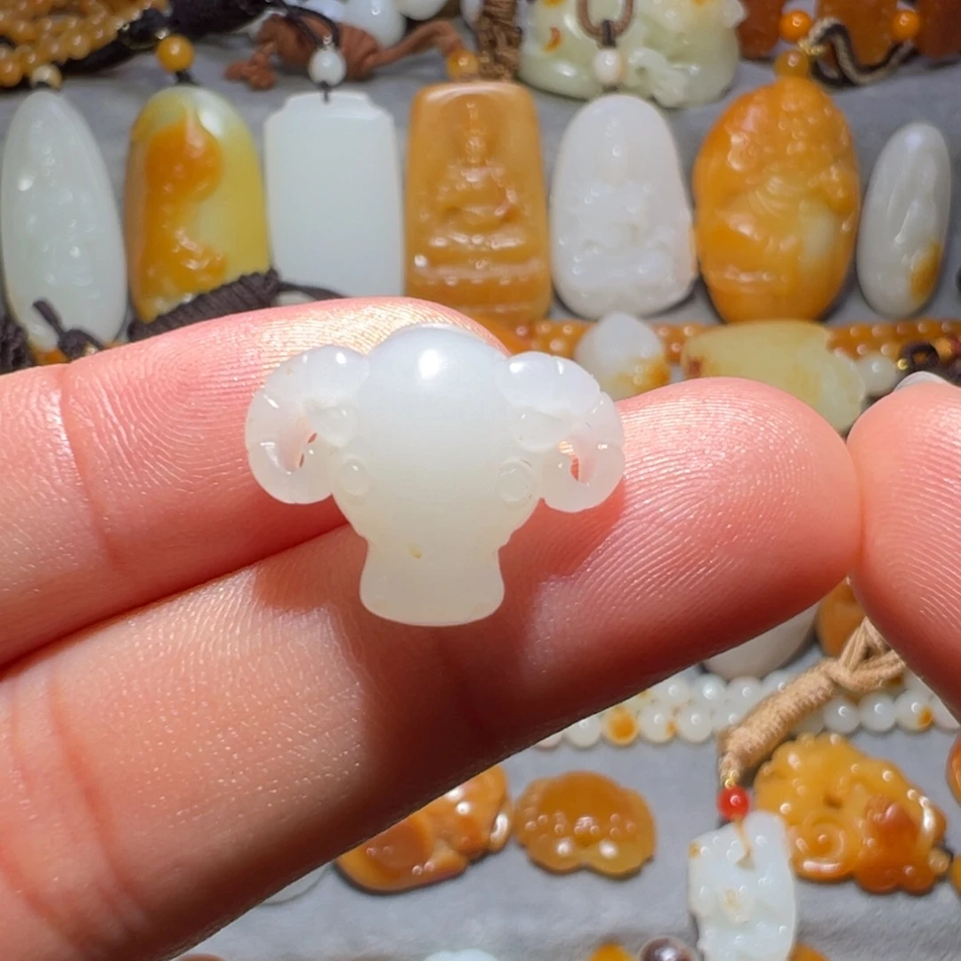 和田玉未镶嵌吊坠(不含链)