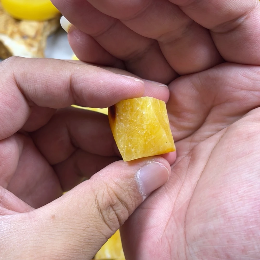 犟***三定制蜜蜡未镶嵌原石