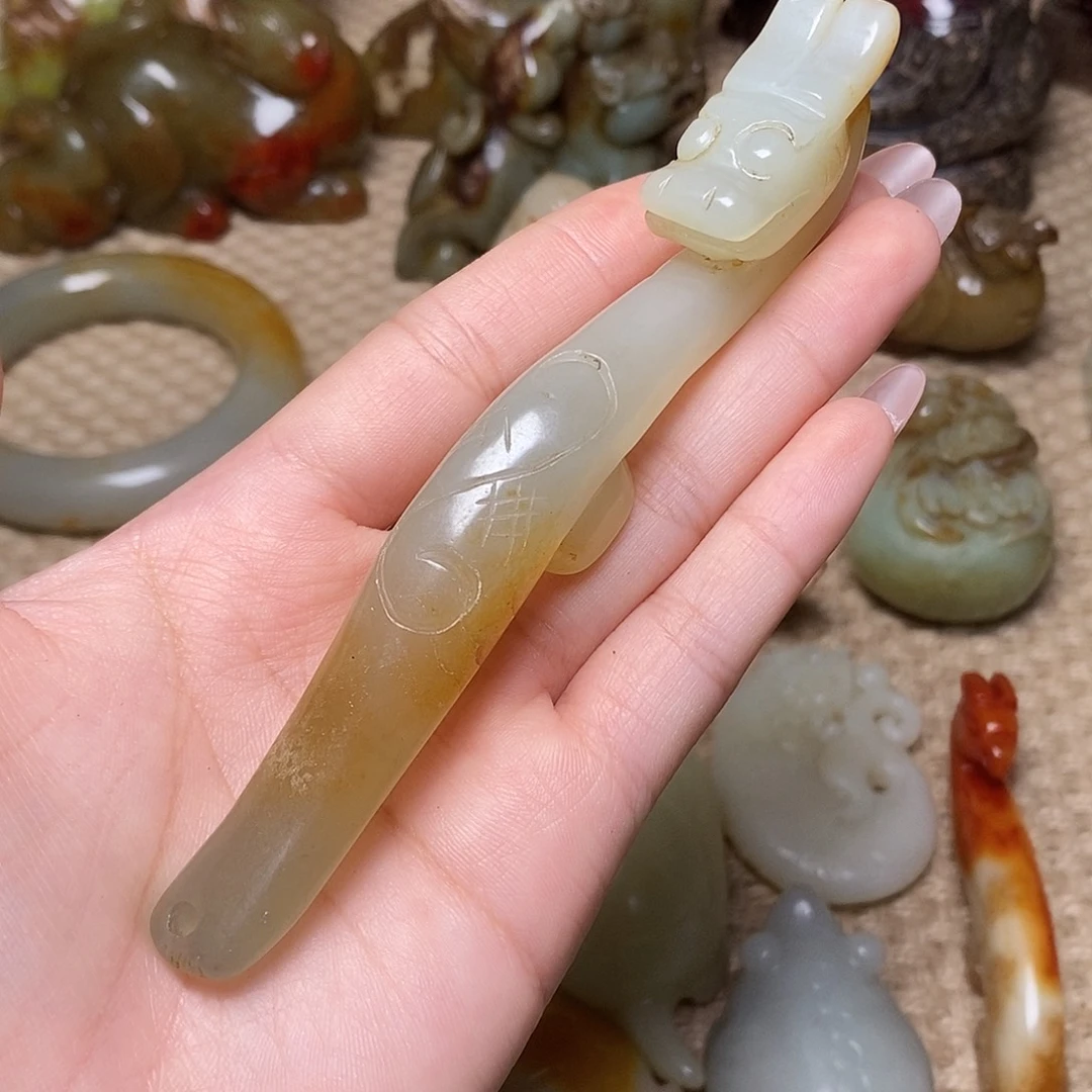 未镶嵌蛇纹石玉颈饰