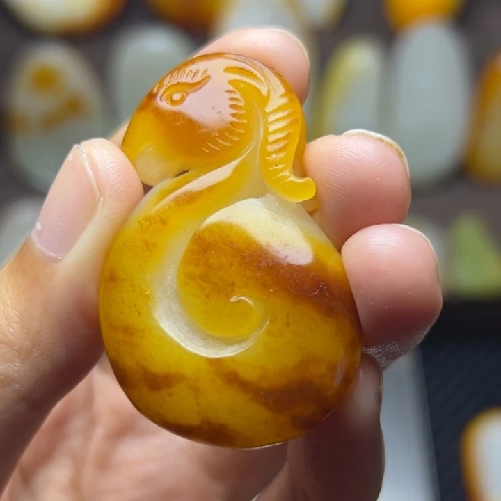 和田玉未镶嵌颈饰