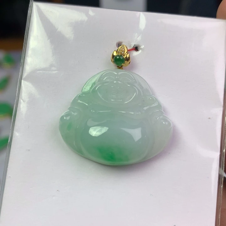 翡翠18K金镶嵌颈饰翡翠