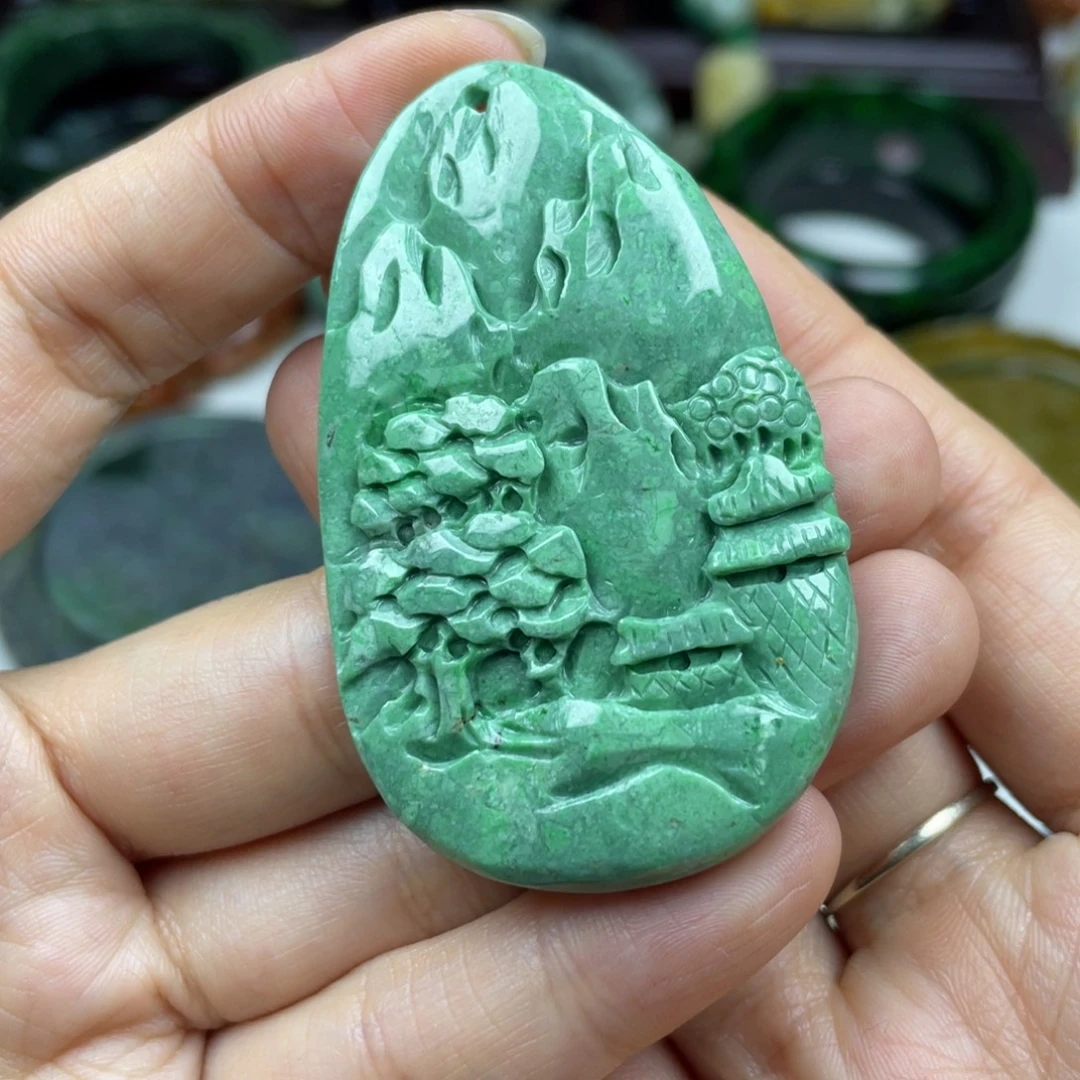 翡翠未镶嵌颈饰牌子