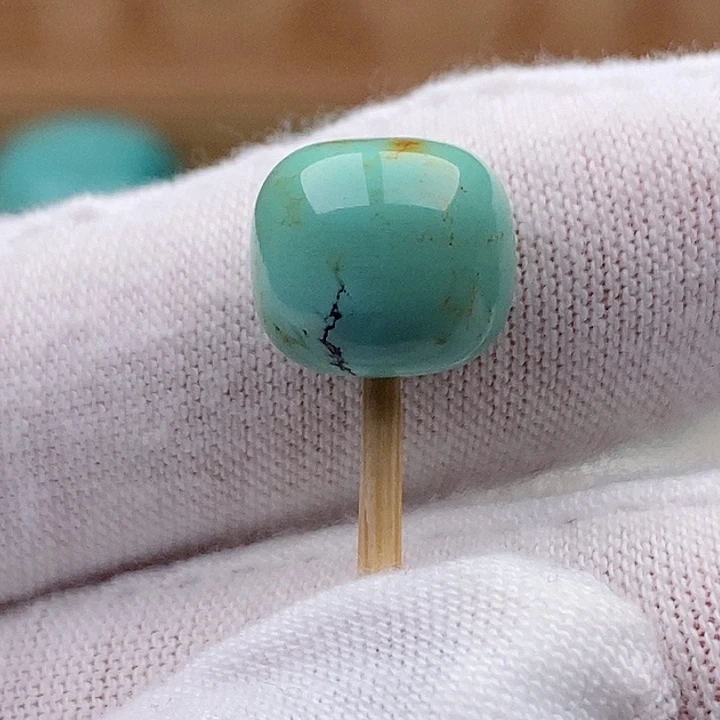 绿松石未镶嵌珠宝奇石11