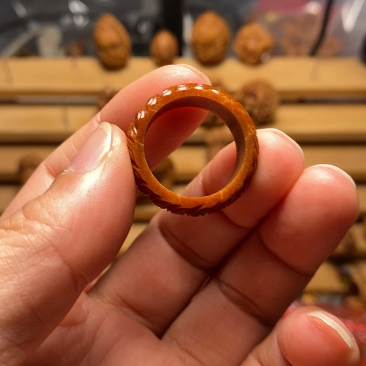 巴西橄榄核雕刻钱币戒指