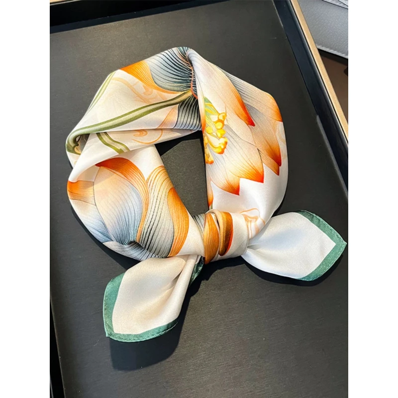 【韵意世界】N109秋冬款精美荷花百搭高定清新90方巾仿真丝