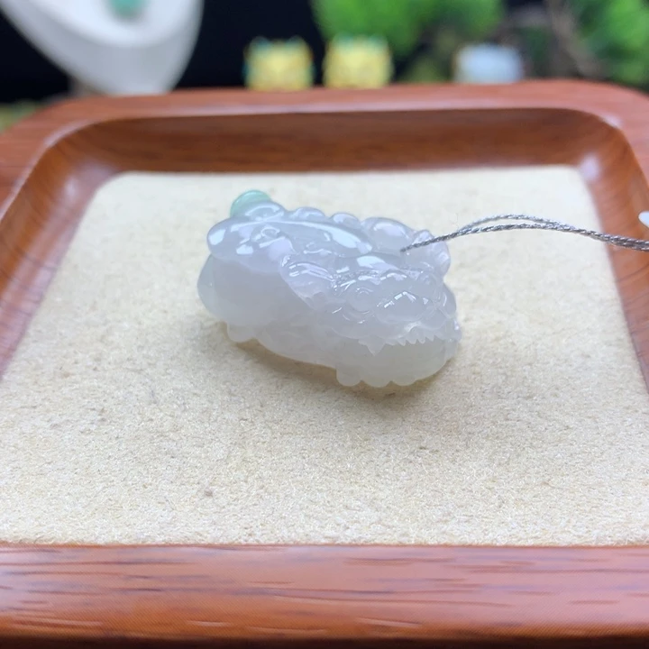 翡翠未镶嵌颈饰貔貅4