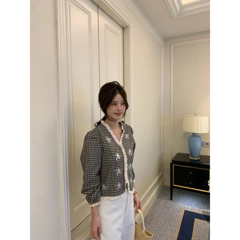 【花花】镂空小花~重工镂空刺绣花边刺绣短款长袖衬衫