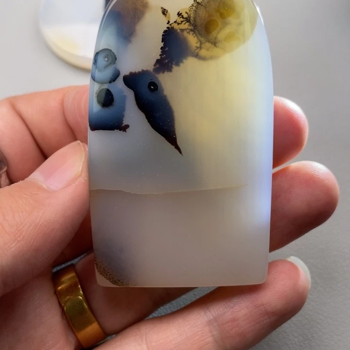 玛瑙/玉髓颈饰未镶嵌晴*。