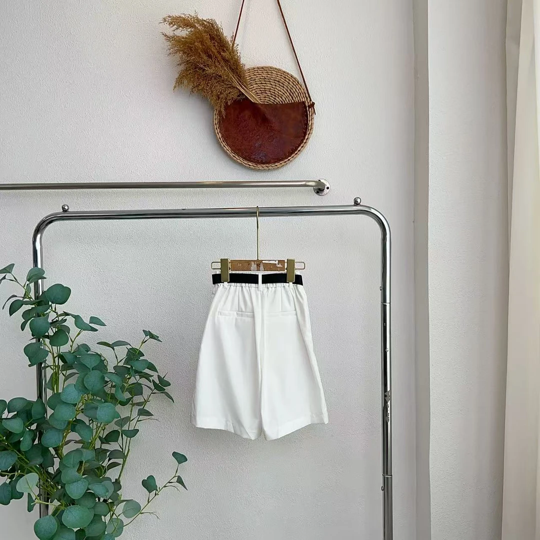 2365蛋本白西装短裤